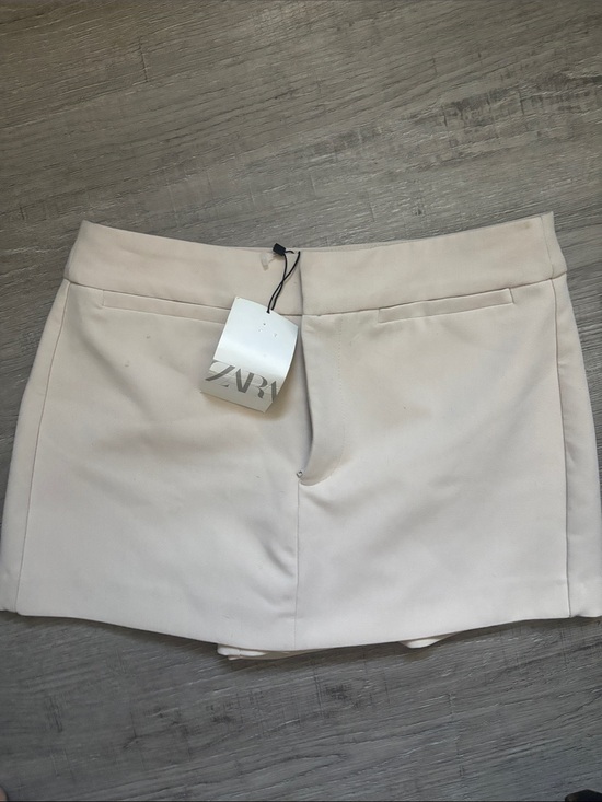 Zara Dresses & Skirts - Zara Cream-White Mini Skort with Front Seam Detail mid/high waisted